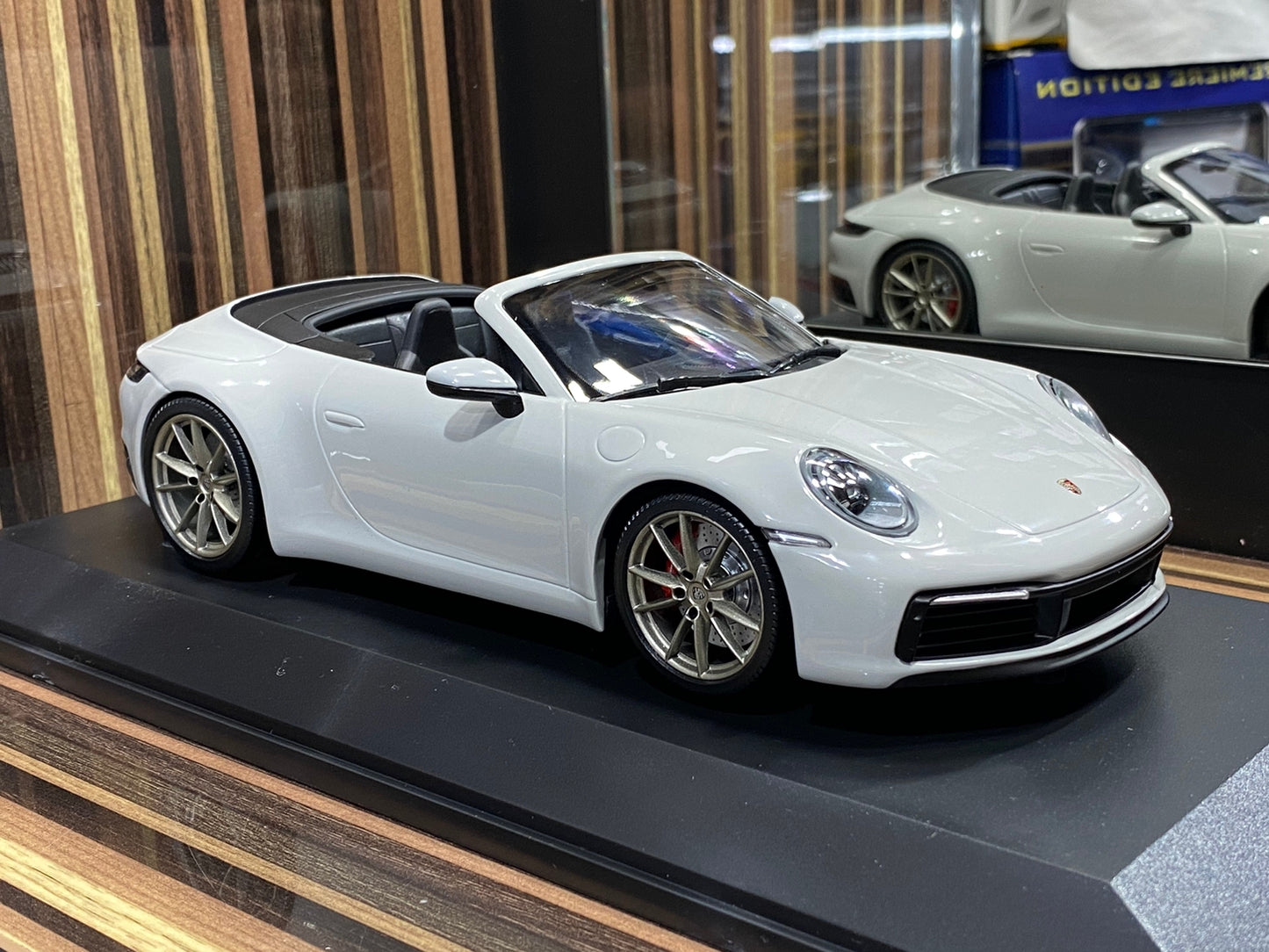Porsche 911 Carrera 4S Cabriolet 2019 Minichamps