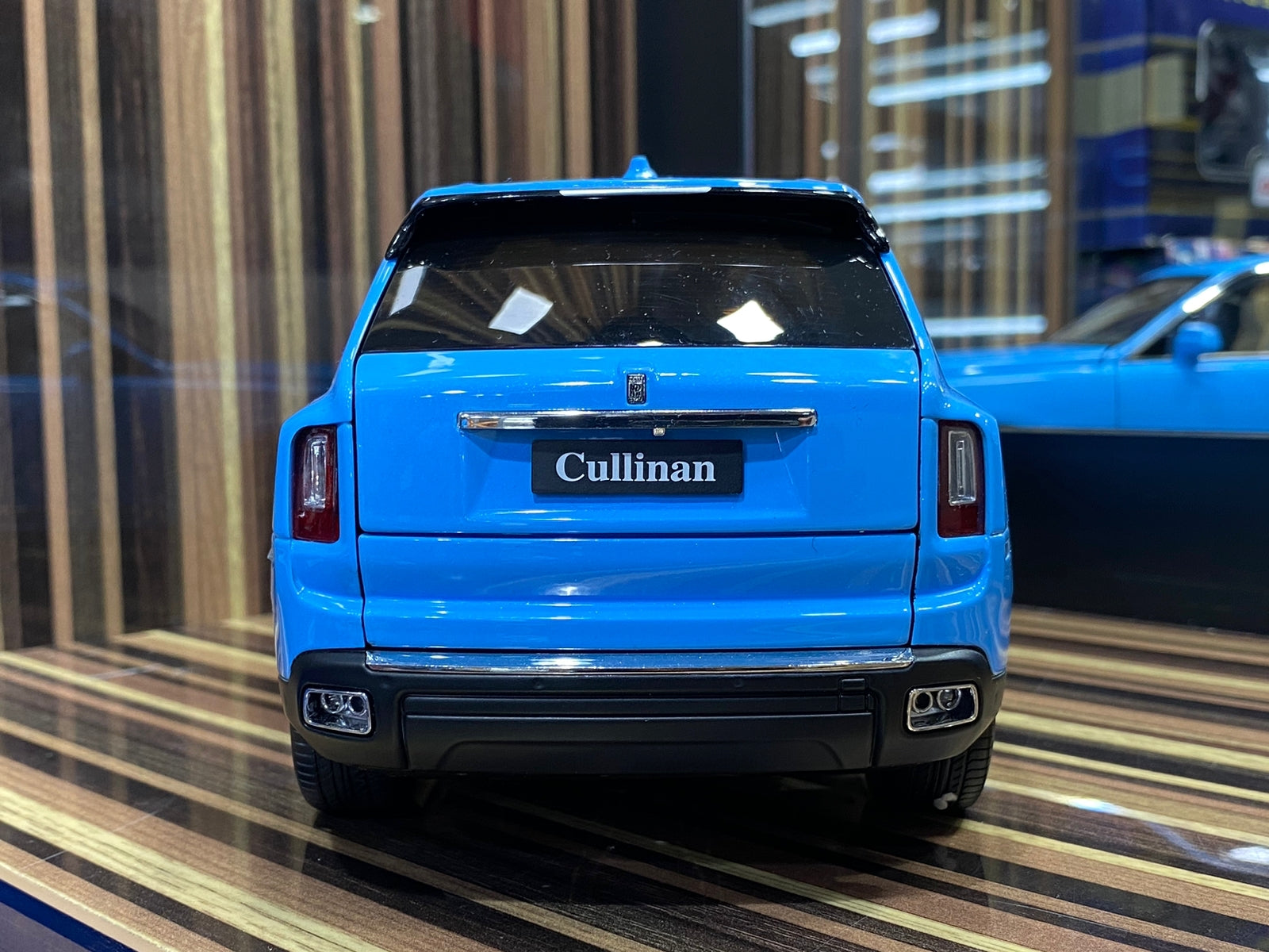 1/18 Diecast Rolls-Royce Cullinan Baby Blue Kyosho Scale