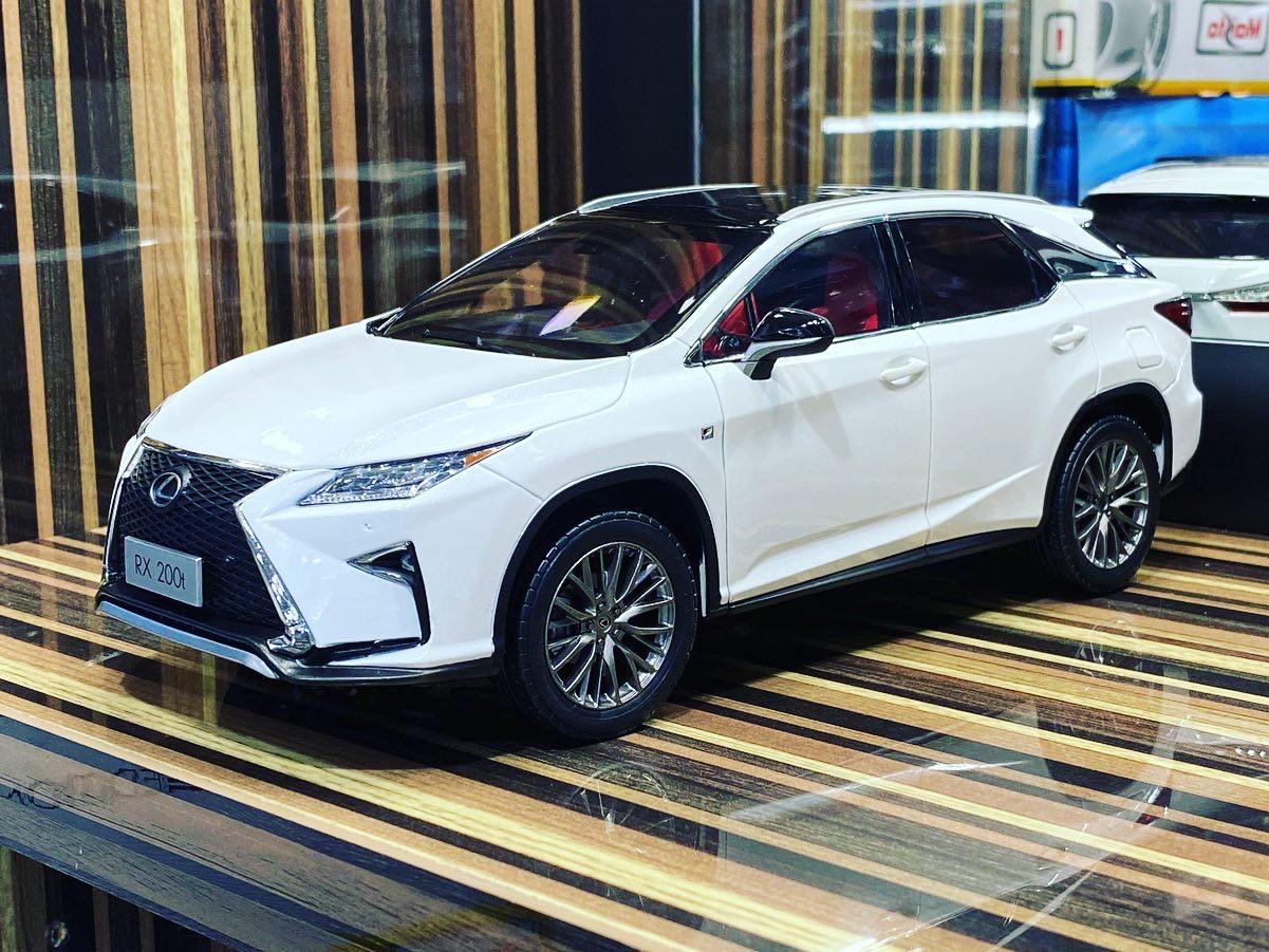 Lexus RX 200t White 1/18 Diecast car by Lx models