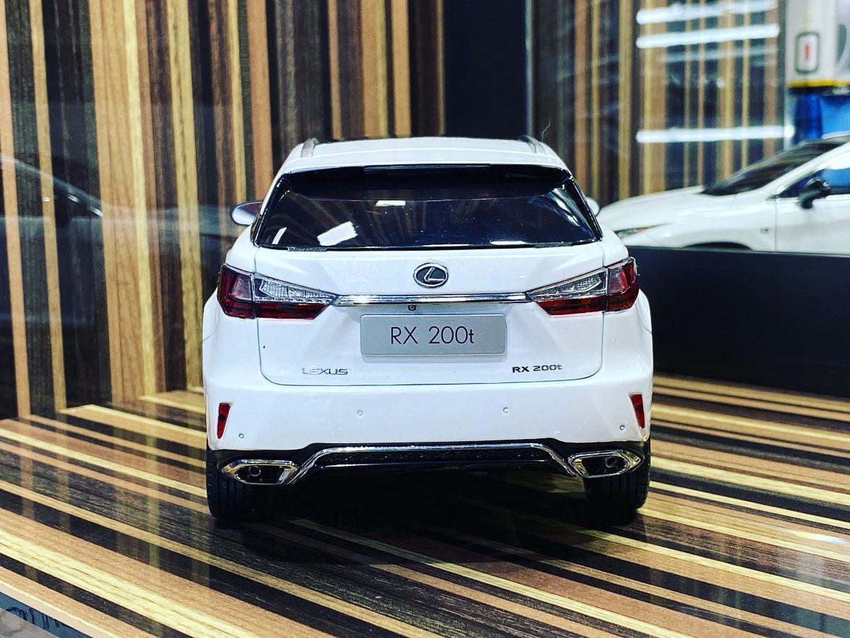 Lexus RX 200t White 1/18 Diecast car by Lx models