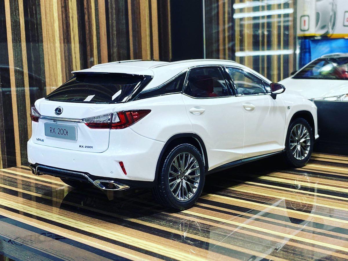 Lexus RX 200t White 1/18 Diecast car by Lx models