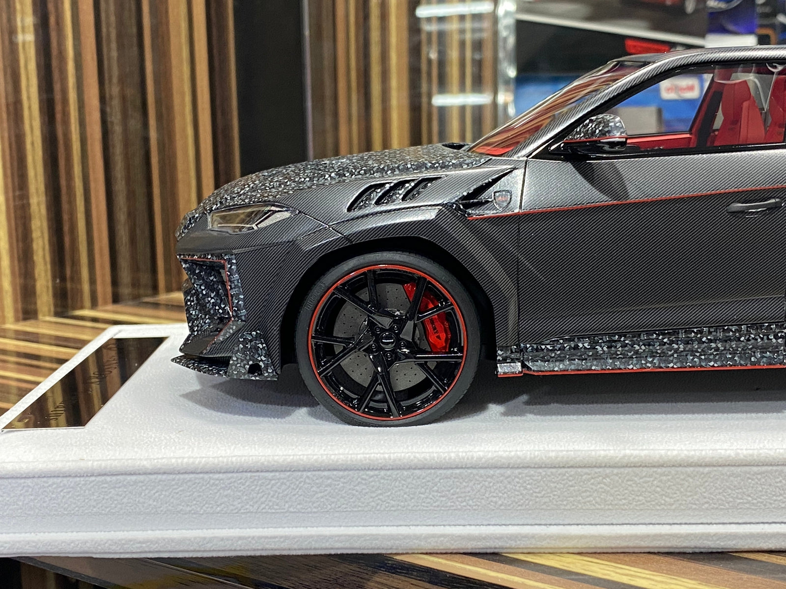 1/18 Diecast Lamborghini Urus Mansory Carbon by Timothy & Pierre