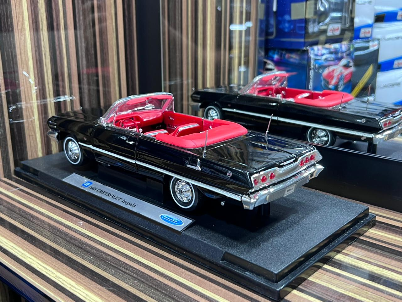 1/18 Diecast Chevrolet Impala 1963 by Welly